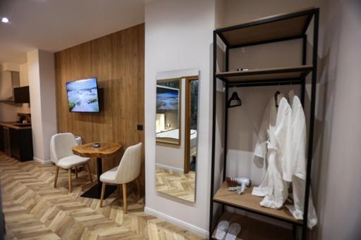 B.g Luxury Apartment Korce